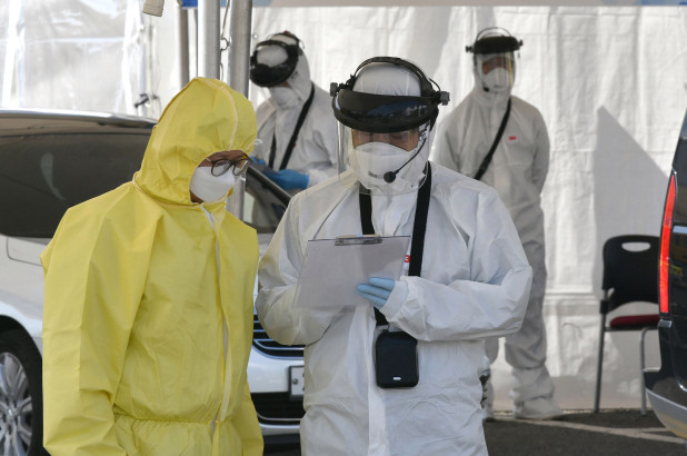 wuhan man details what it feels like to have coronavirus for 3 weeks