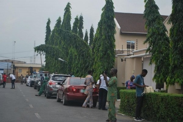 breaking news drama as oyo deputy governor is denied access to ajimobis 8th day fidau