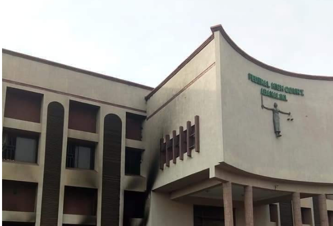 Screenshot 2021 04 27 Gunmen raze Federal High court Abakaliki photos