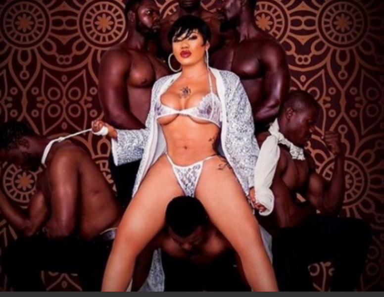 Screenshot 2022 01 31 at 23 46 49 A Lot Of People Will Look At This Picture And Will Still Never Get The Message Toyin L...