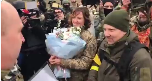 Screenshot 2022 03 07 at 19 25 35 VIDEO Ukrainian soldiers wed on the frontline of war