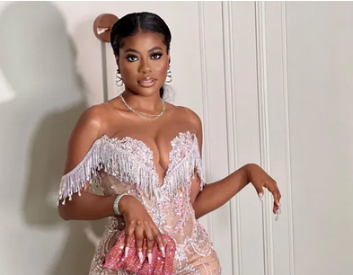 Screenshot 2022 04 25 at 07 37 31 My money dey show — Davido says as he gushes over stunning photos of his first baby mama Sophia Momodu YabaLeftOnline