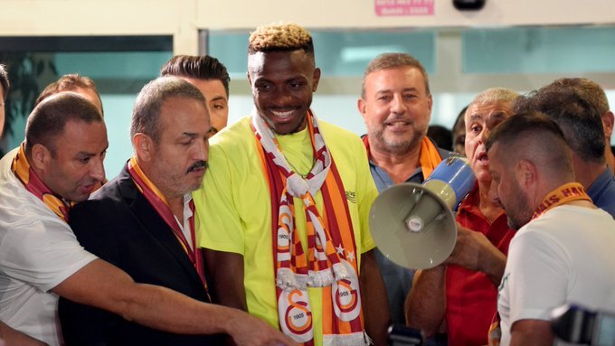 Victor Osimhen receives hero’s welcome from Galatasaray fans