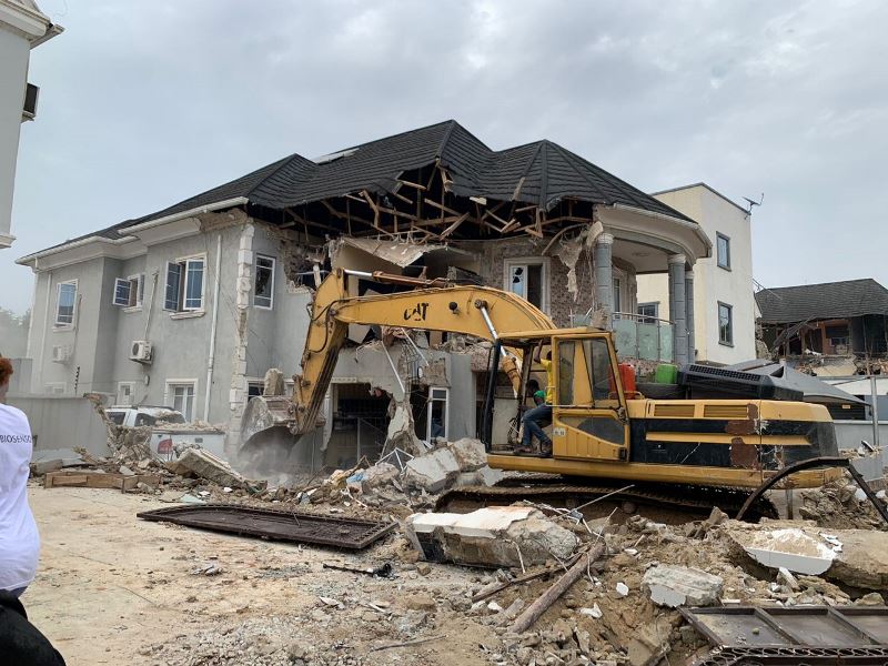 Lagos Demolishes Lekki Buildings