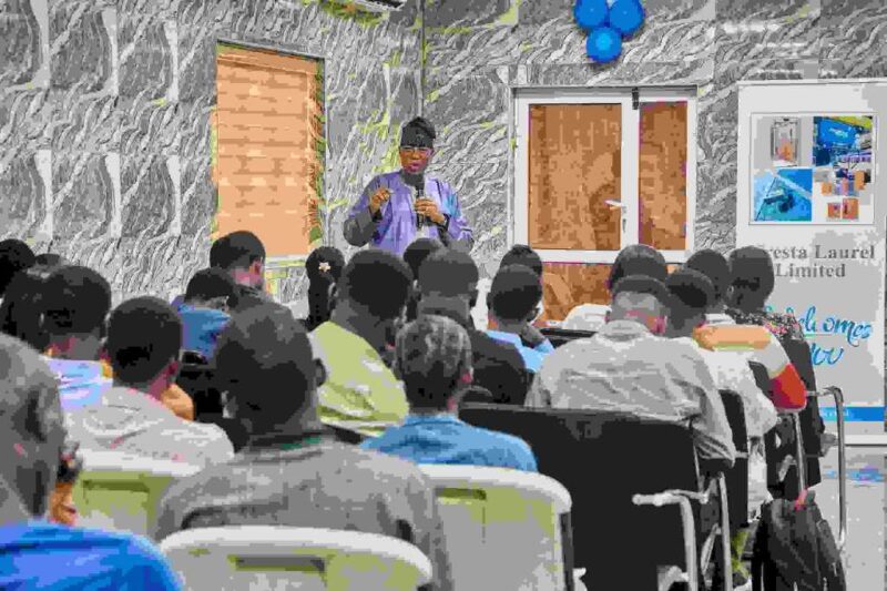 Kresta Laurel 35th anniversary