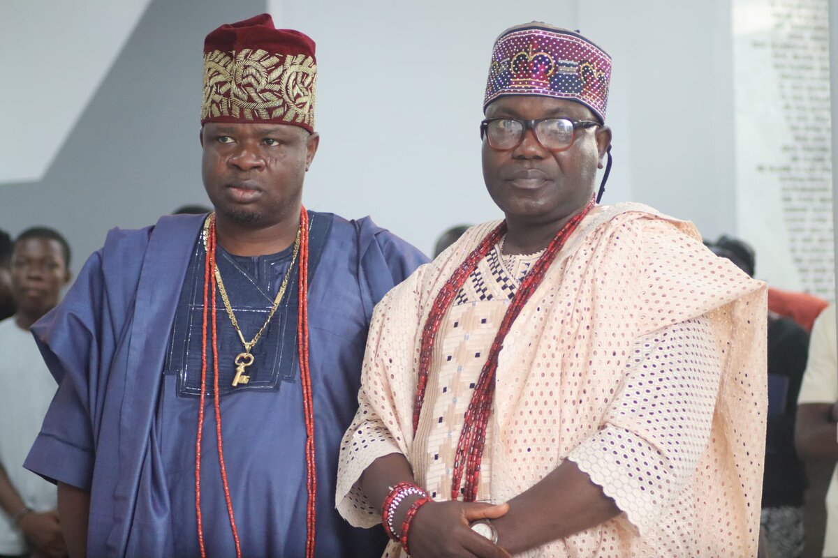 4b318c16 a193 4251 adfd fdd3d0801bc1