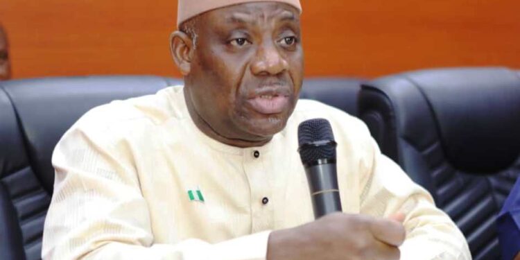 Commercialized school graduations