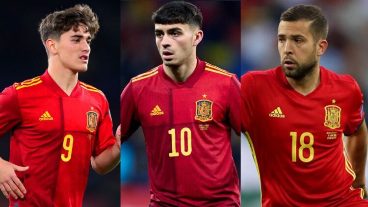 Luis de la Fuente announces Spain squad for 2026 World Cup qualifiers, blending rising stars like Lamine Yamal with veterans like Morata and Carvajal.