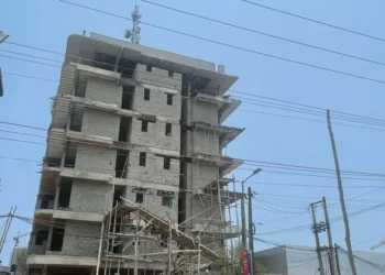 Unsafe construction in Victoria Island