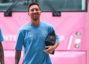 Inter Miami's Argentine forward Lionel Messi #10 arrives ahead of the Major League Soccer (MLS) regular season match between Inter Miami CF and Seattle Sounders at Chase Stadium in Fort Lauderdale, Florida, on September 16, 2025. (Photo by Chris Arjoon / AFP)