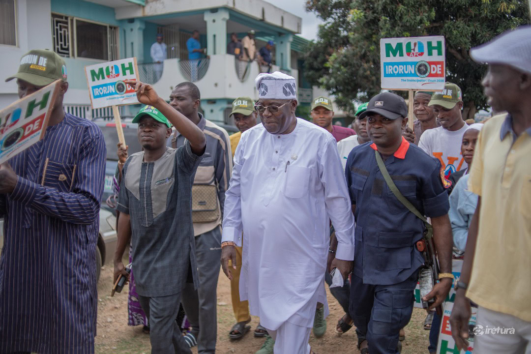 b22b6d5cf3e14fd5b054bd7e4d728f77