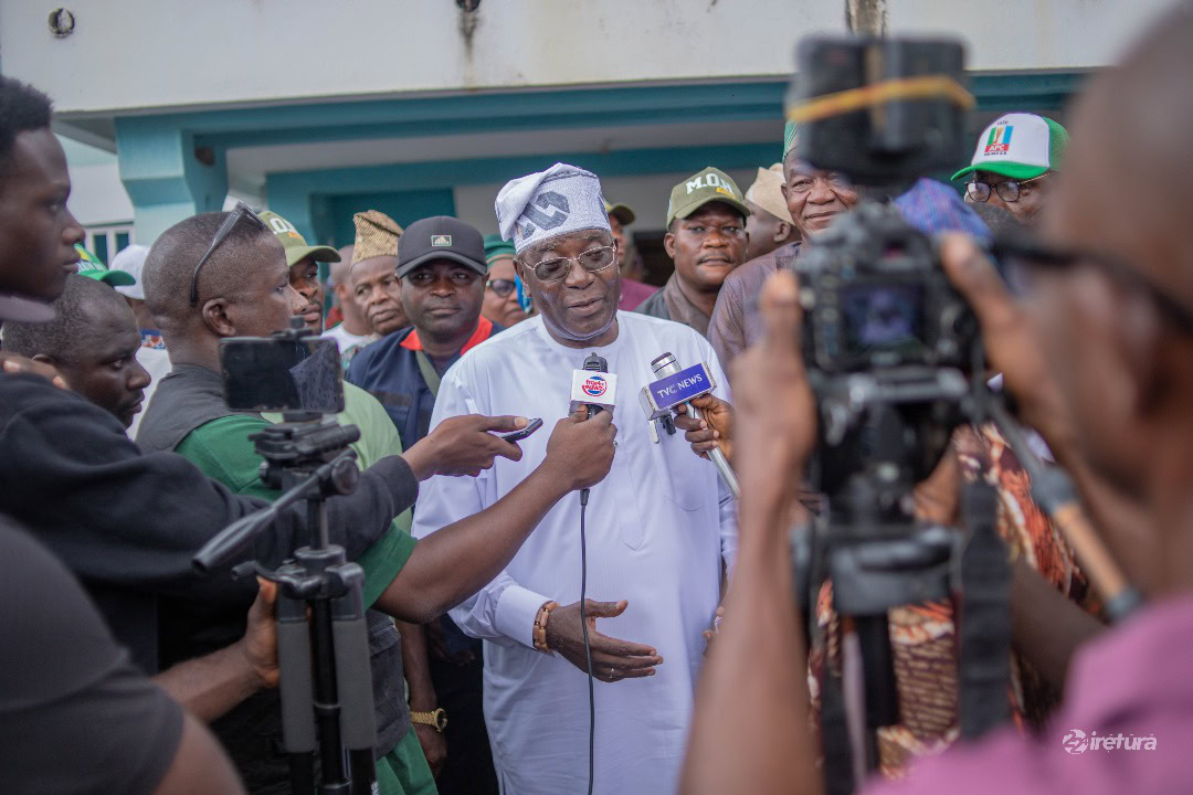 d1272258d3a24b05a3ca7f44b198dc34