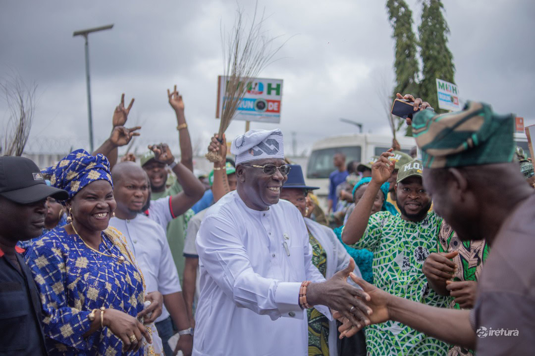 efea4ed3e6ae43bfa1201e8c6d64df11