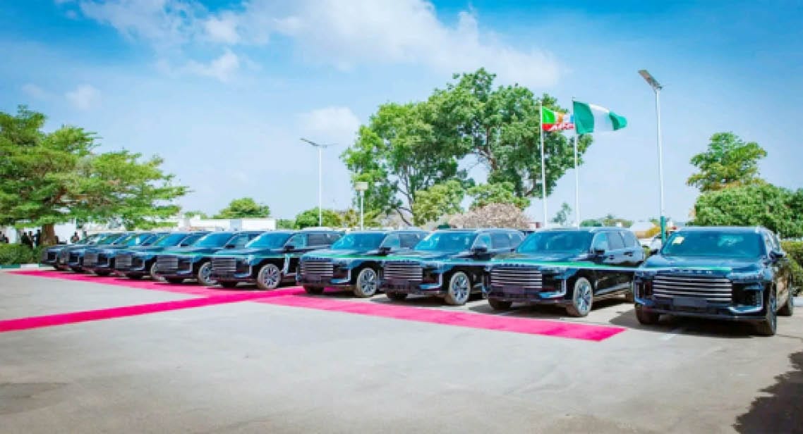 Governor distributes SUVs