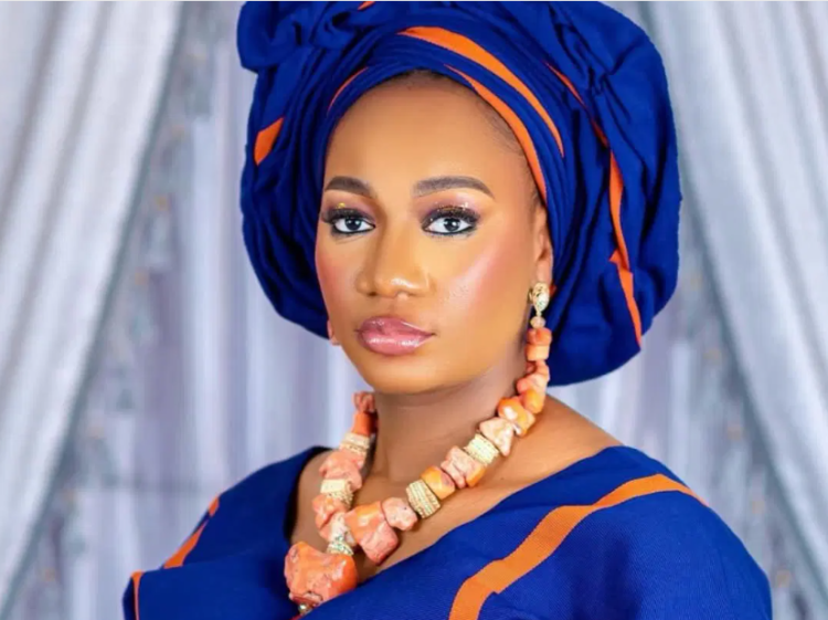 Sisi Alagbo